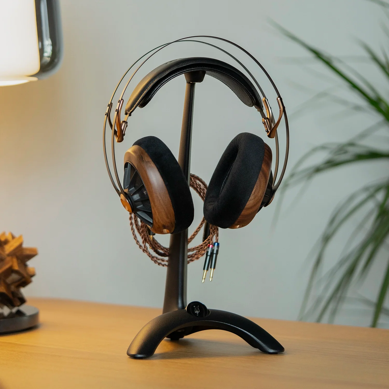 MANTA HEADPHONE STAND - Image 4